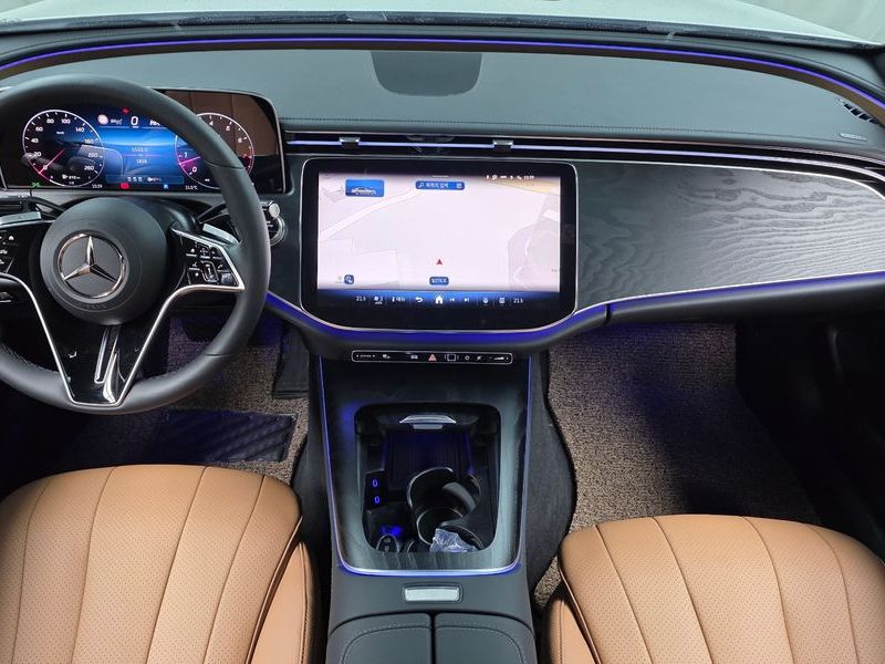 2026 Mercedes-Benz E-Class E200 Avantgarde photo 7