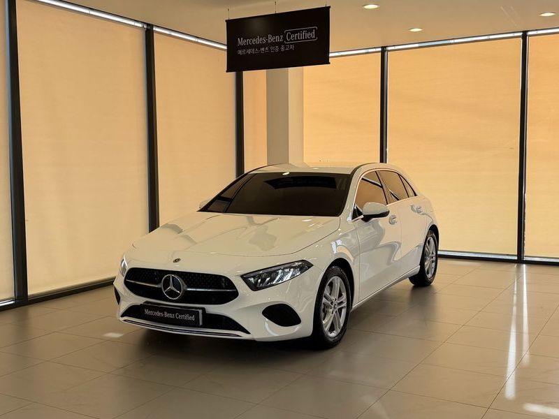 2026 Mercedes-Benz A-Class A220 Hatchback photo 1