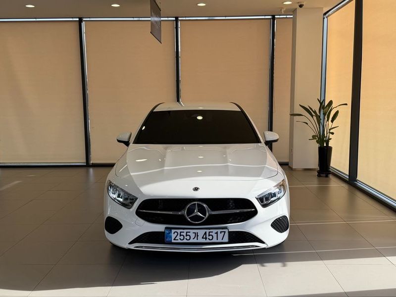 2026 Mercedes-Benz A-Class A220 Hatchback photo 12