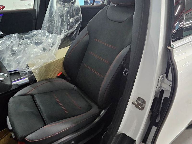 2025 Mercedes-Benz B-Class GLB250 4MATIC photo 13