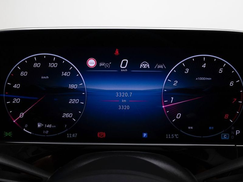 2026 Mercedes-Benz E-Class E300 4MATIC AMG Line photo 8
