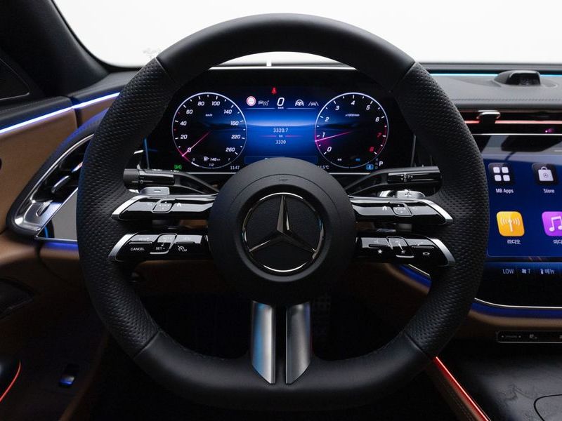 2026 Mercedes-Benz E-Class E300 4MATIC AMG Line photo 15