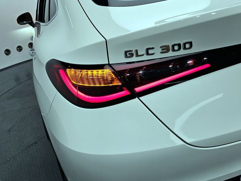 2026 Mercedes-Benz C-Class GLC300 4MATIC Avnatgarde Coupe photo 23