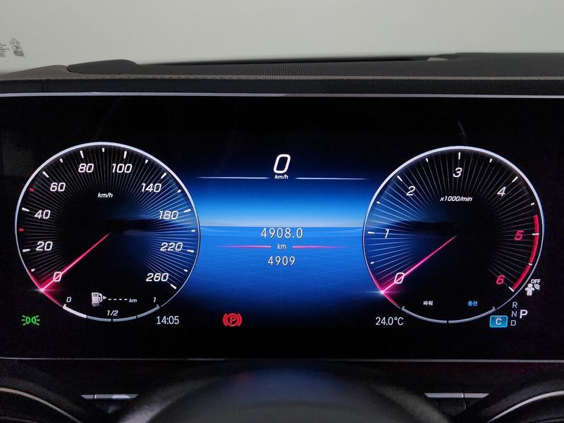 2026 Mercedes-Benz S-Class GLS450d 4MATIC photo 8