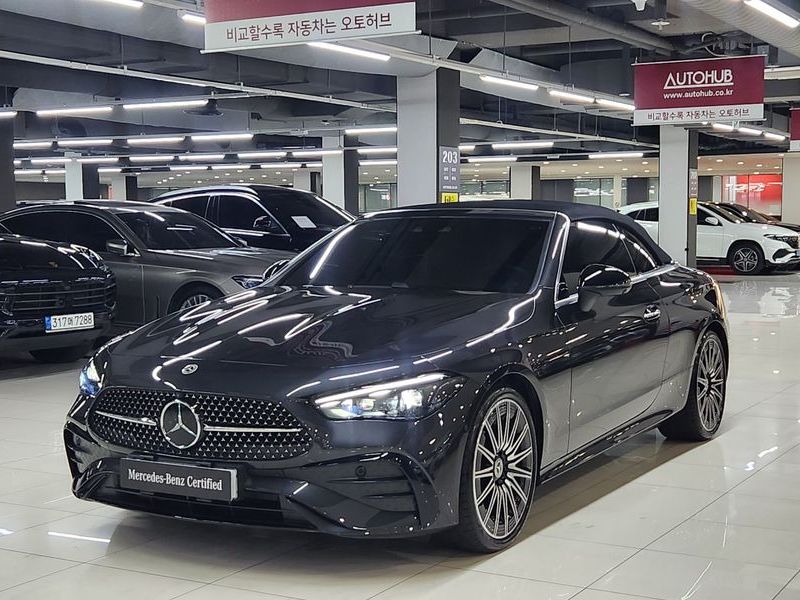 2025 Mercedes-Benz E-Class CLE450 4MATIC Cabriolet photo 1