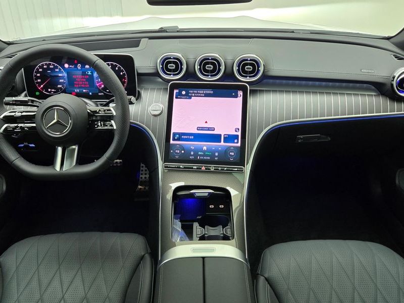 2025 Mercedes-Benz E-Class CLE450 4MATIC Coupe photo 7
