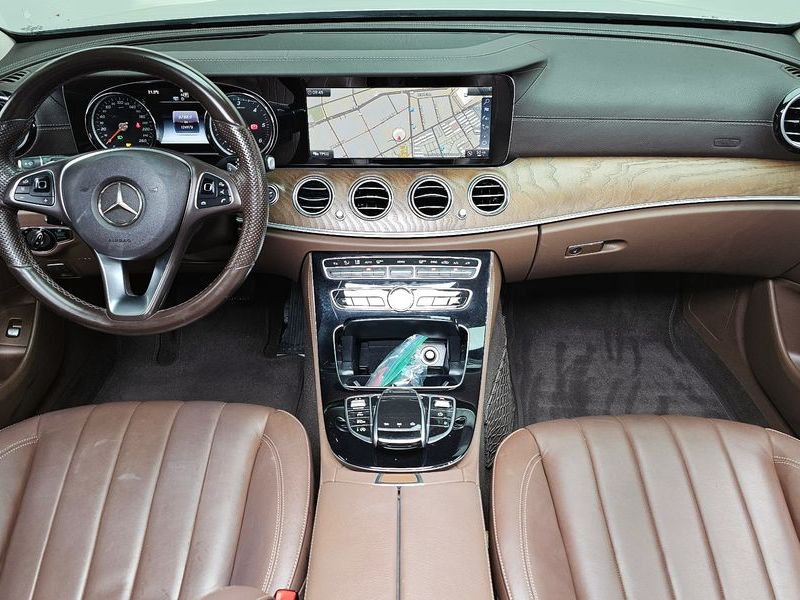 2017 Mercedes-Benz E-Class E220d Exclusive photo 7