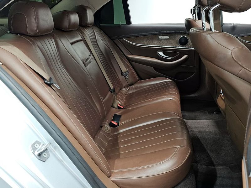 2017 Mercedes-Benz E-Class E220d Exclusive photo 11