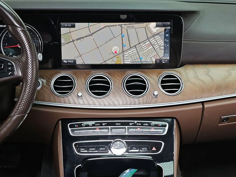 2017 Mercedes-Benz E-Class E220d Exclusive photo 13