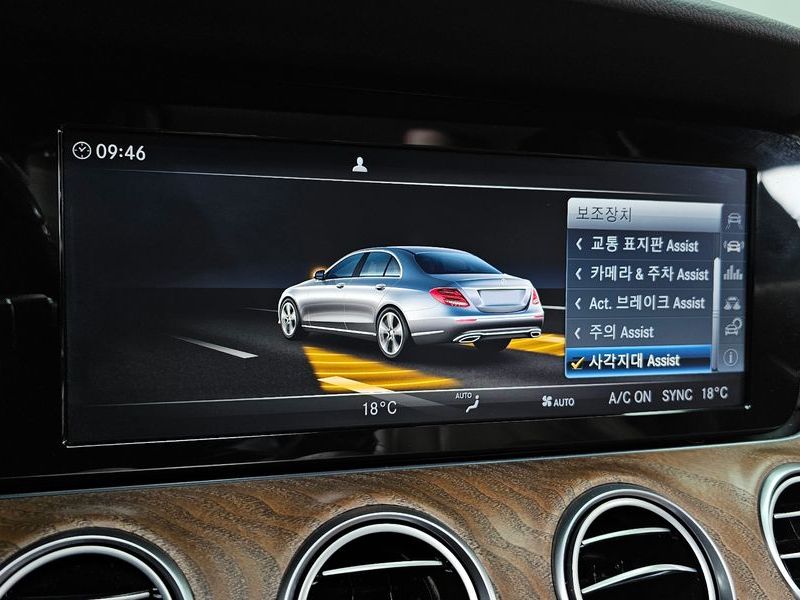 2017 Mercedes-Benz E-Class E220d Exclusive photo 16