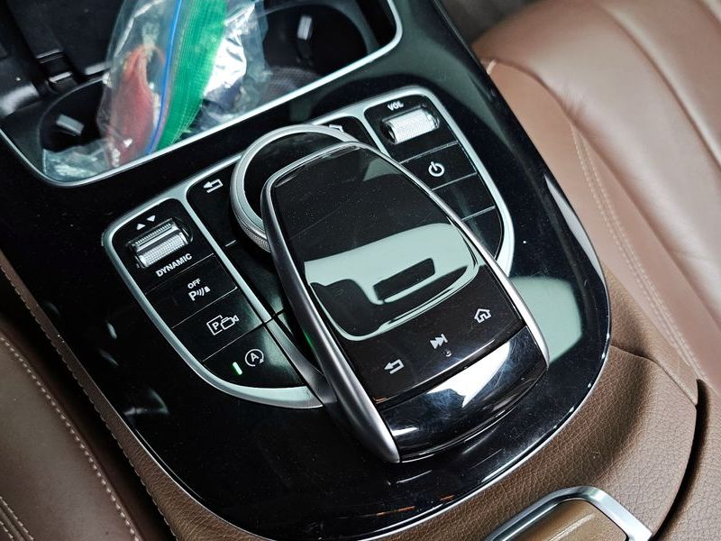 2017 Mercedes-Benz E-Class E220d Exclusive photo 19