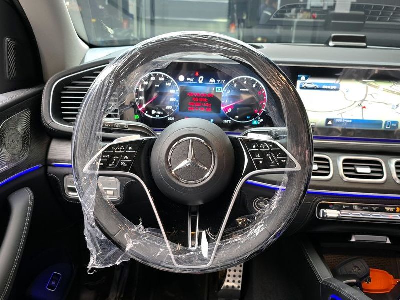 2026 Mercedes-Benz E-Class GLE450 4MATIC AMG Line photo 13