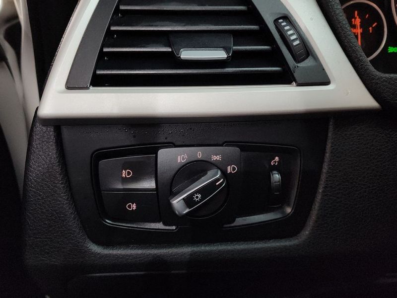 2014 BMW 3 Series 320d ED Edition photo 14