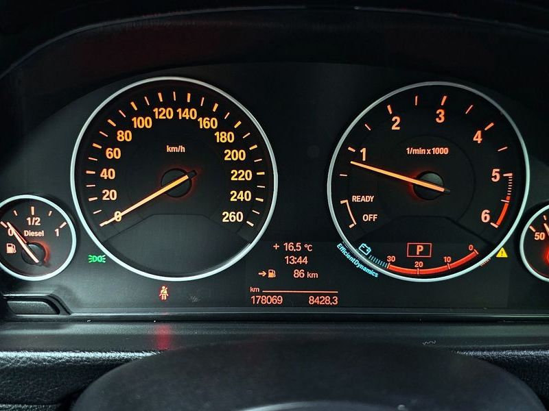 2014 BMW 3 Series 320d photo 8