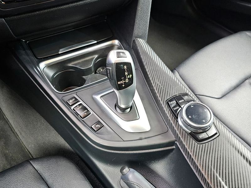 2014 BMW 3 Series 320d photo 9