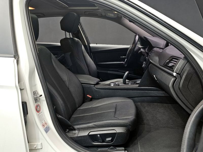 2014 BMW 3 Series 320d photo 10