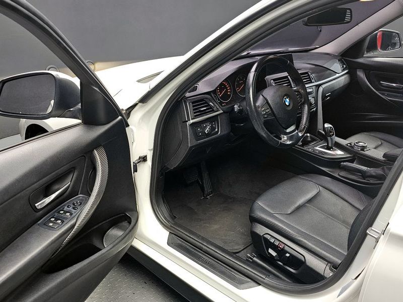 2014 BMW 3 Series 320d photo 11