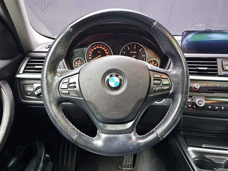 2014 BMW 3 Series 320d photo 13