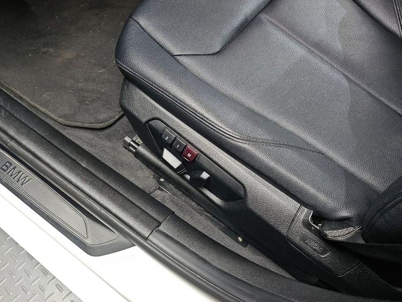 2014 BMW 3 Series 320d photo 17