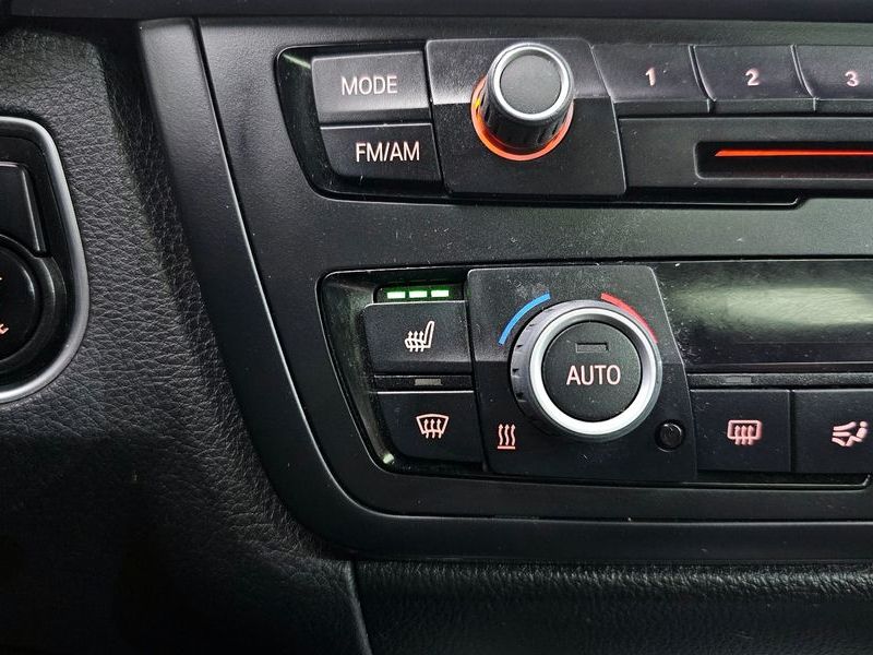 2014 BMW 3 Series 320d photo 18