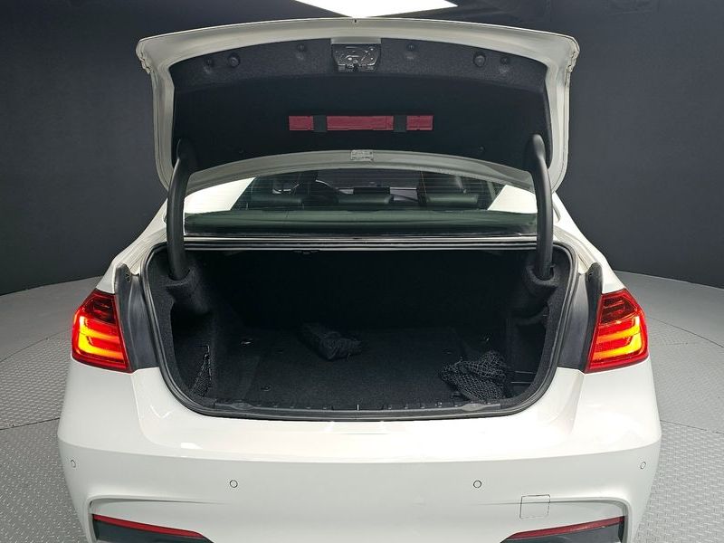 2014 BMW 3 Series 320d photo 20