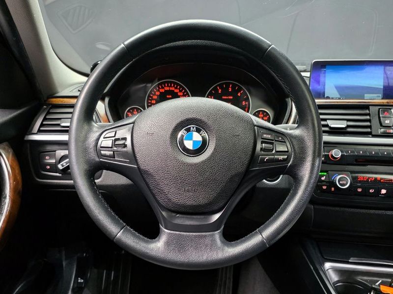 2014 BMW 3 Series 320d xDrive photo 13