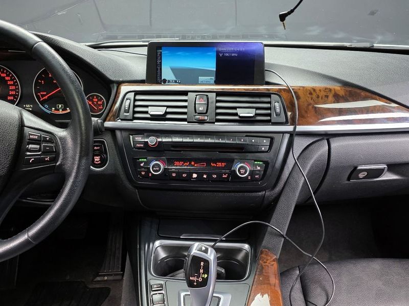 2014 BMW 3 Series 320d xDrive photo 14
