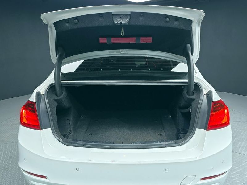 2014 BMW 3 Series 320d xDrive photo 20