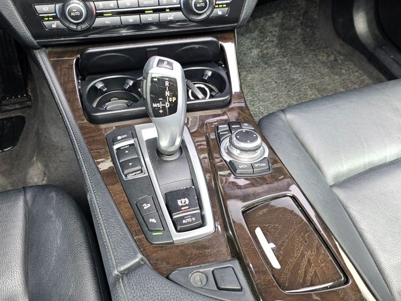 2013 BMW 5 Series 525d xDrive photo 9