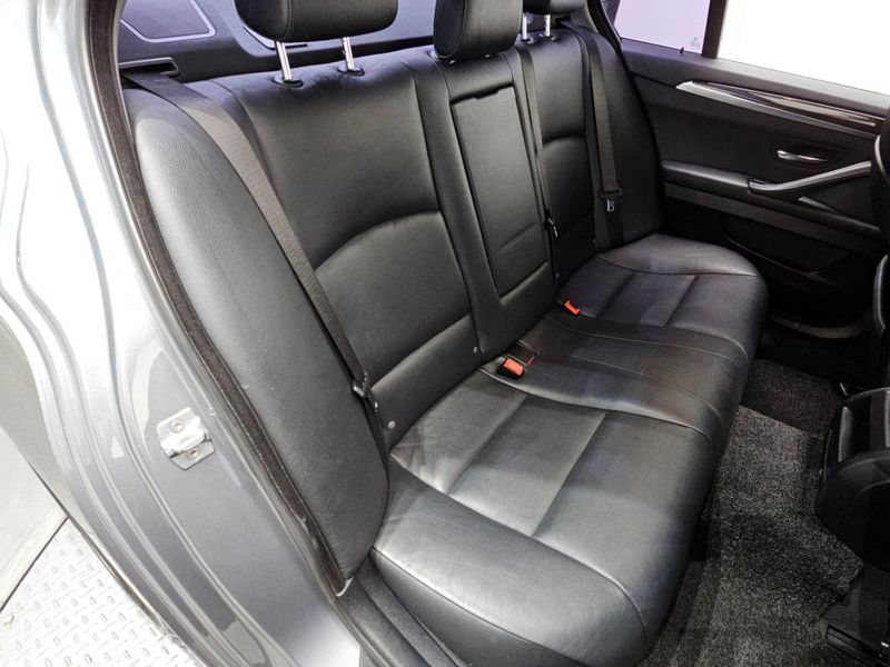 2013 BMW 5 Series 525d xDrive photo 15