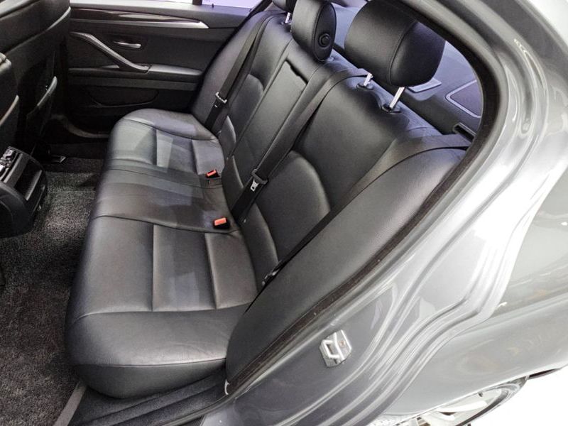 2013 BMW 5 Series 525d xDrive photo 16