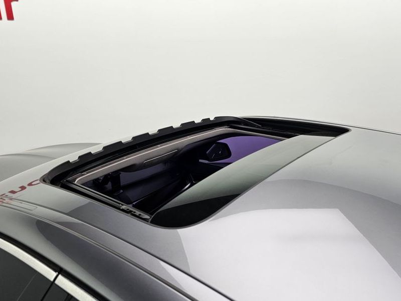 2013 BMW 5 Series 525d xDrive photo 20