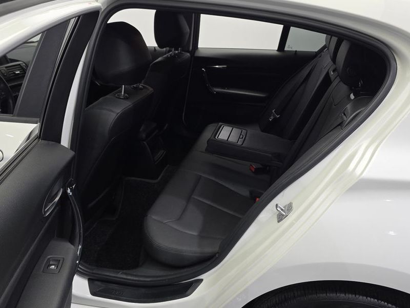 2013 BMW 1 Series 118d Urban Pack1 5Dr photo 12