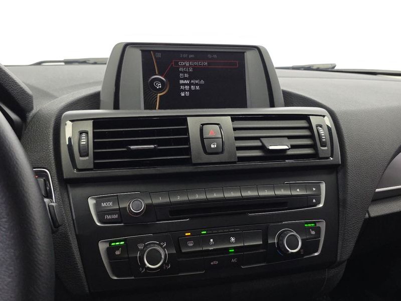 2013 BMW 1 Series 118d Urban Pack1 5Dr photo 17