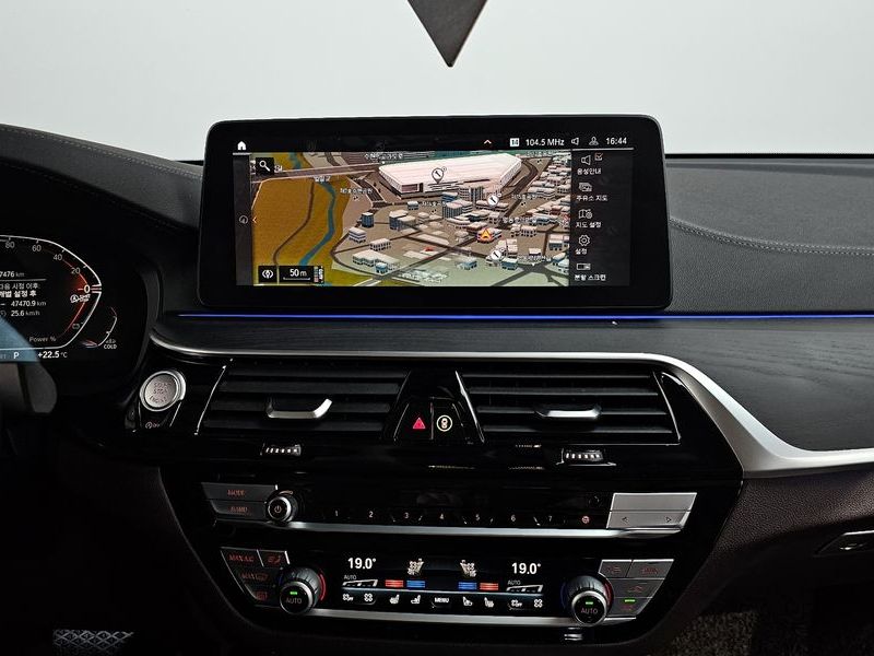2021 BMW 6 Series 620d Luxury photo 13