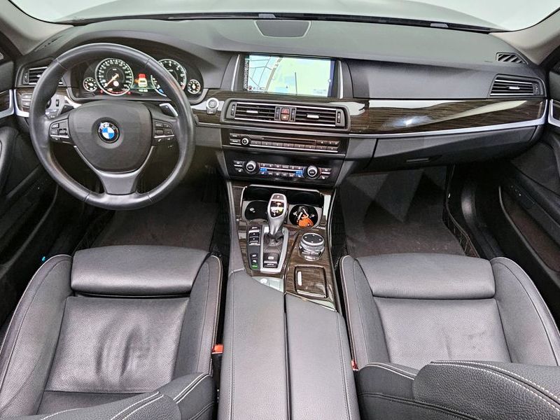 2015 BMW 5 Series 528i Luxury Plus photo 7