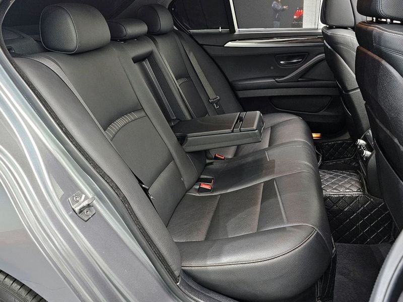 2015 BMW 5 Series 528i Luxury Plus photo 12