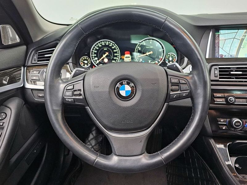2015 BMW 5 Series 528i Luxury Plus photo 13