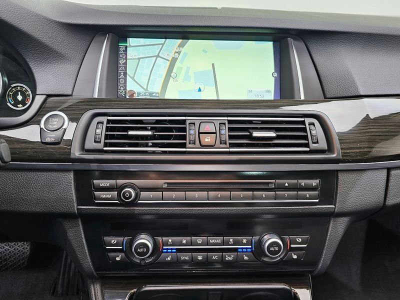 2015 BMW 5 Series 528i Luxury Plus photo 14