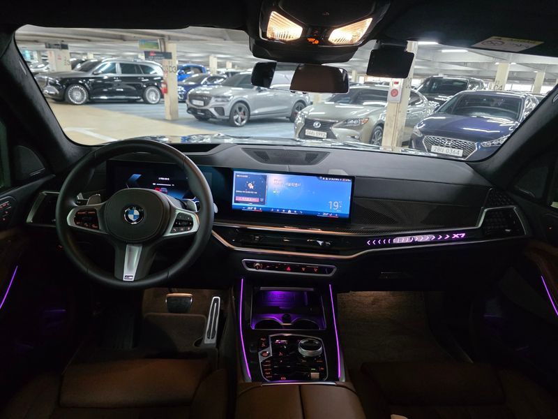 2026 BMW X7 xDrive 40i M Sport 6STR photo 7