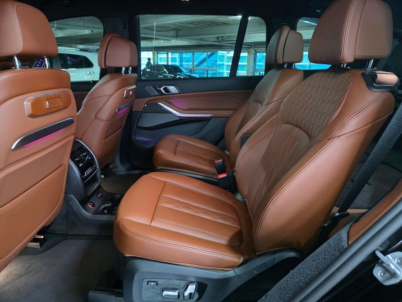 2026 BMW X7 xDrive 40i M Sport 6STR photo 11
