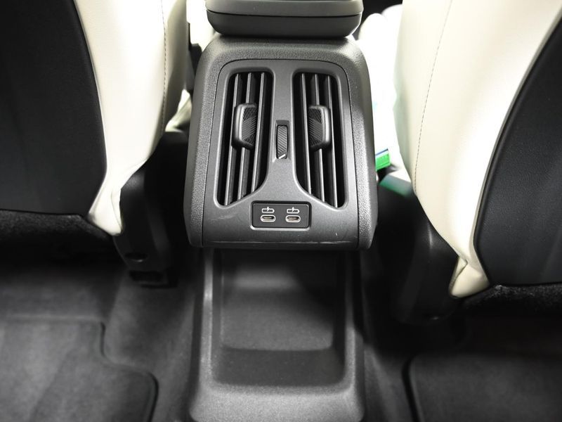 2026 BMW X1 M35i xDrive photo 16