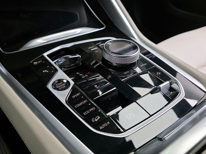 2026 BMW X6 xDrive40d M Sport Pro photo 9