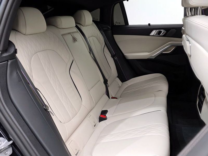 2026 BMW X6 xDrive40d M Sport Pro photo 11