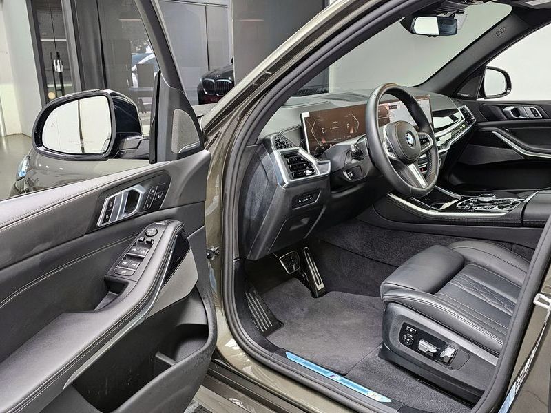 2026 BMW X5 xDrive 30d M Sport photo 10