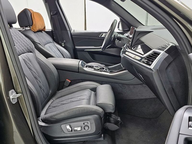 2026 BMW X5 xDrive 30d M Sport photo 11