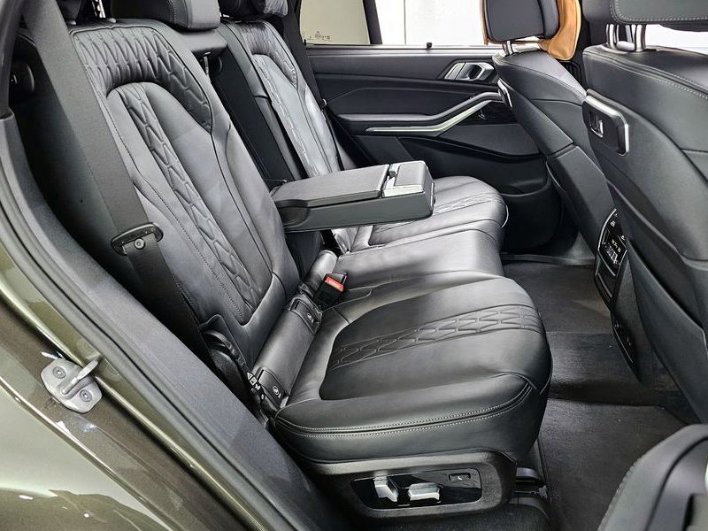 2026 BMW X5 xDrive 30d M Sport photo 12