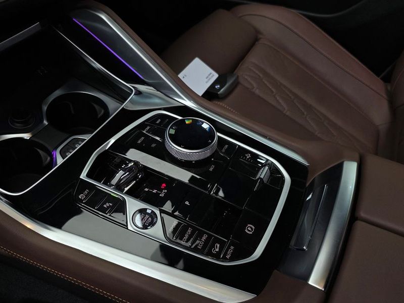 2026 BMW X6 xDrive40i M Sport photo 9