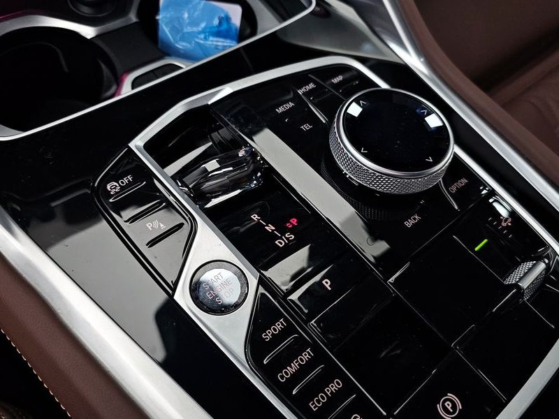2026 BMW X6 xDrive40i M Sport photo 9