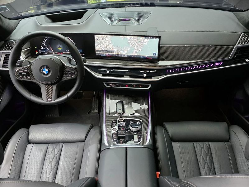 2026 BMW X7 xDrive 40i M Sport 7STR photo 7
